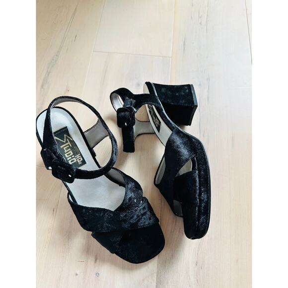 90s Black Velvet Heels Size 9.5 Retro Formal Block Heels Open Toe - Picture 6 of 11